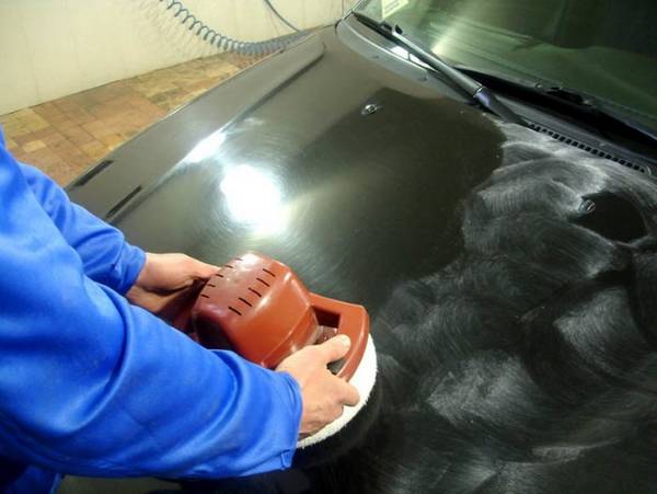 Абразивная полировка кузова автомобиля и полировальная паста для авто