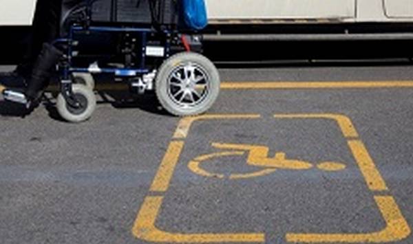 Размер штрафа за парковку на месте для инвалидов - фото